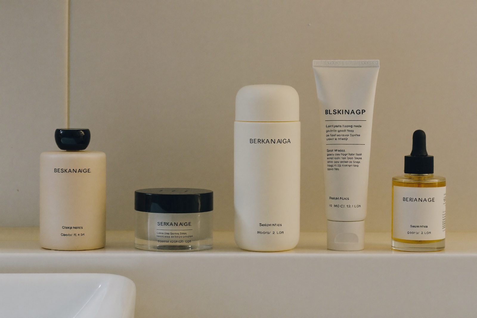 Editorial beauty photo: Skincare Routine Order: What Goes First, Morning and Night