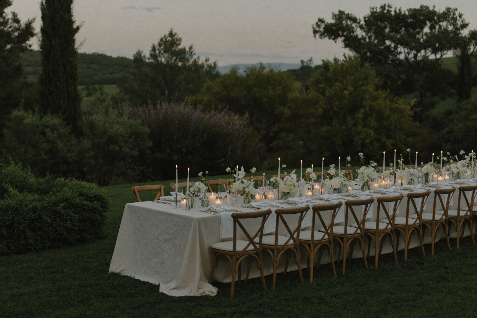 Editorial beauty photo: Wedding Themes That Age Well in Photos (and the Ones That Won't)